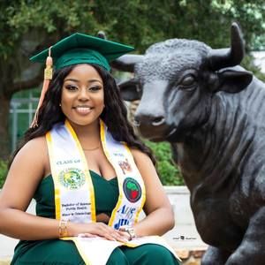 Meet your Posher, Markayla